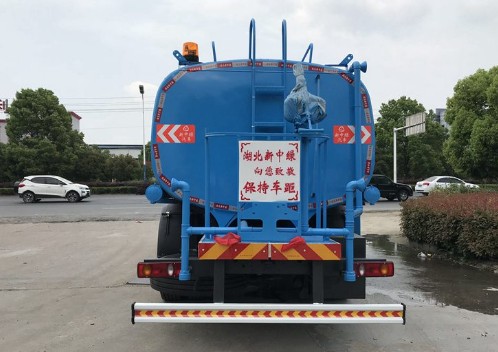 東風(fēng)天錦小三軸18噸綠化灑水車廠家價格4