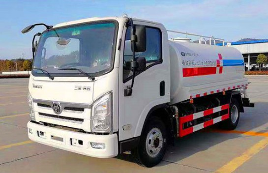5方灑水車圖片_三環(huán)創(chuàng)客5噸綠化灑水車廠家價格2
