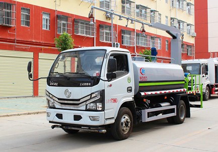 國(guó)六東風(fēng)多利卡鐵路抑塵車(chē)圖片 國(guó)六東風(fēng)多利卡鐵路抑塵車(chē)圖片