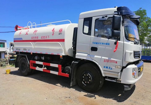 出售兩臺(tái)19年的帶戶帶霧炮二手灑水車2