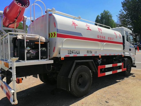 出售兩臺(tái)19年的帶戶帶霧炮二手灑水車3