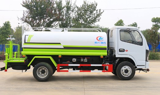 5噸灑水車參數(shù)_國六5噸東風小福瑞卡綠化灑水車廠家價格3