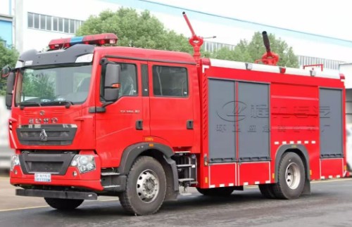 重汽豪沃6.6噸干粉泡沫聯(lián)用消防車(chē) 重汽豪沃6.6噸干粉泡沫聯(lián)用消防車(chē)